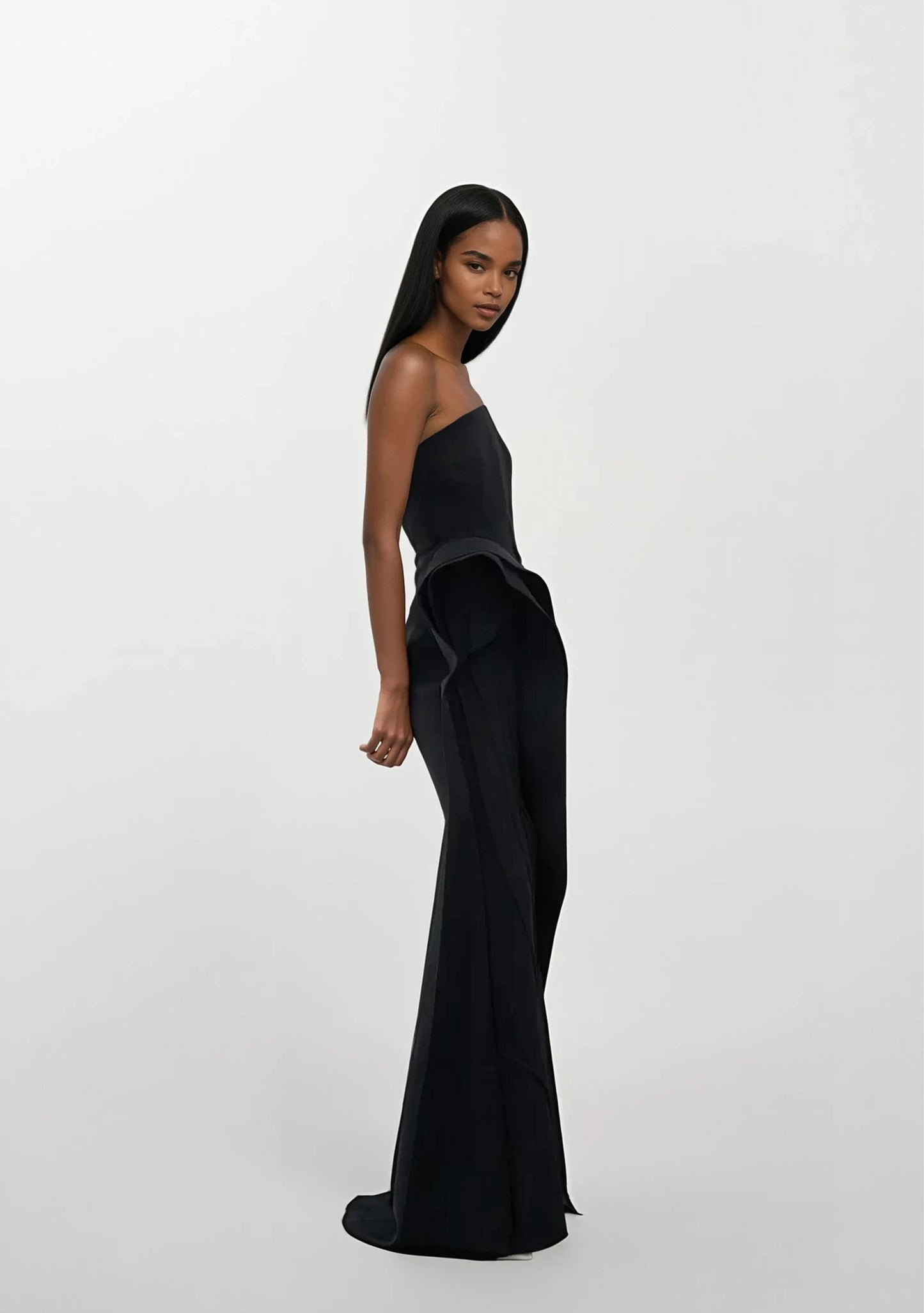 STRAPLESS BLACK DRESS