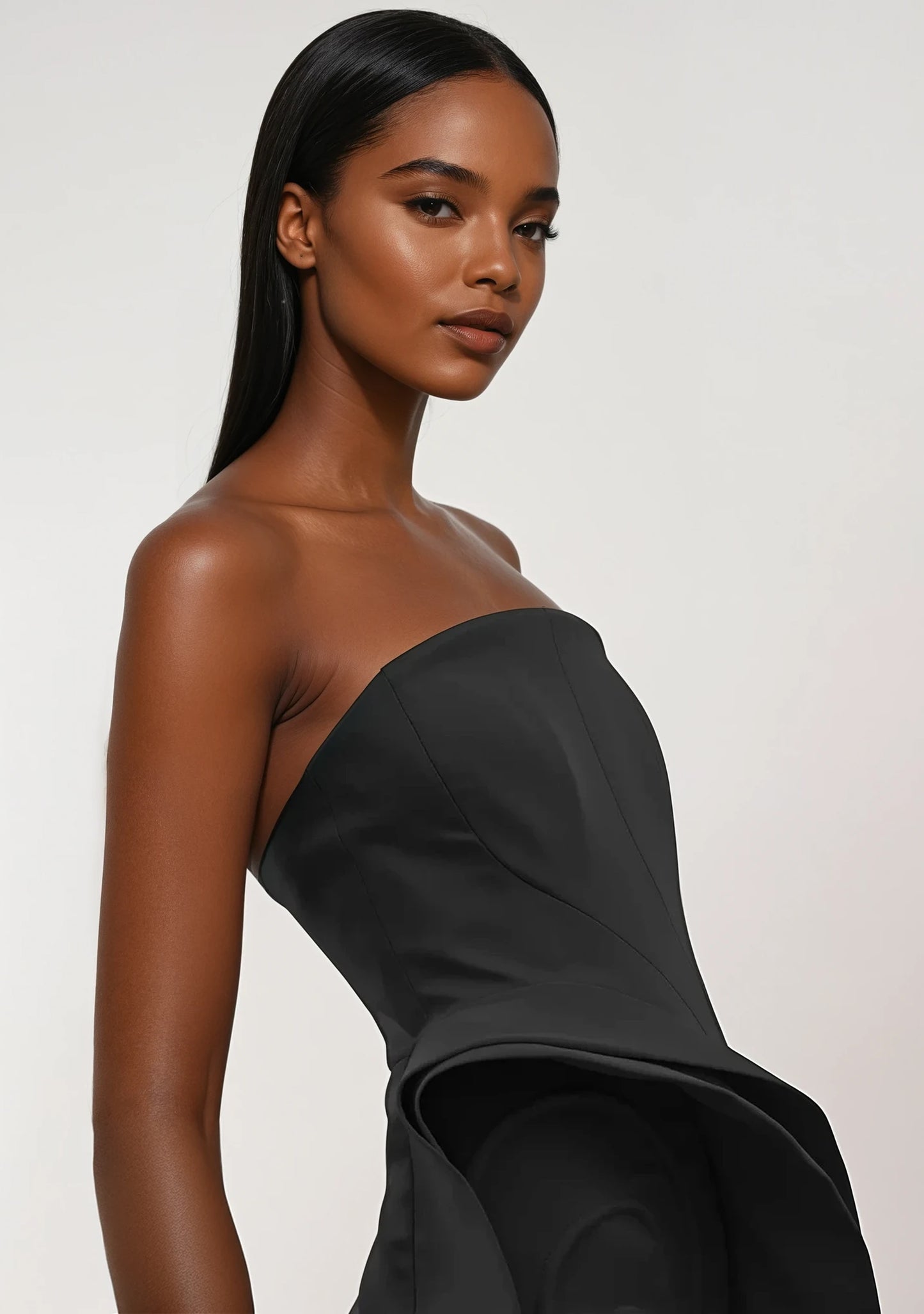 STRAPLESS BLACK DRESS