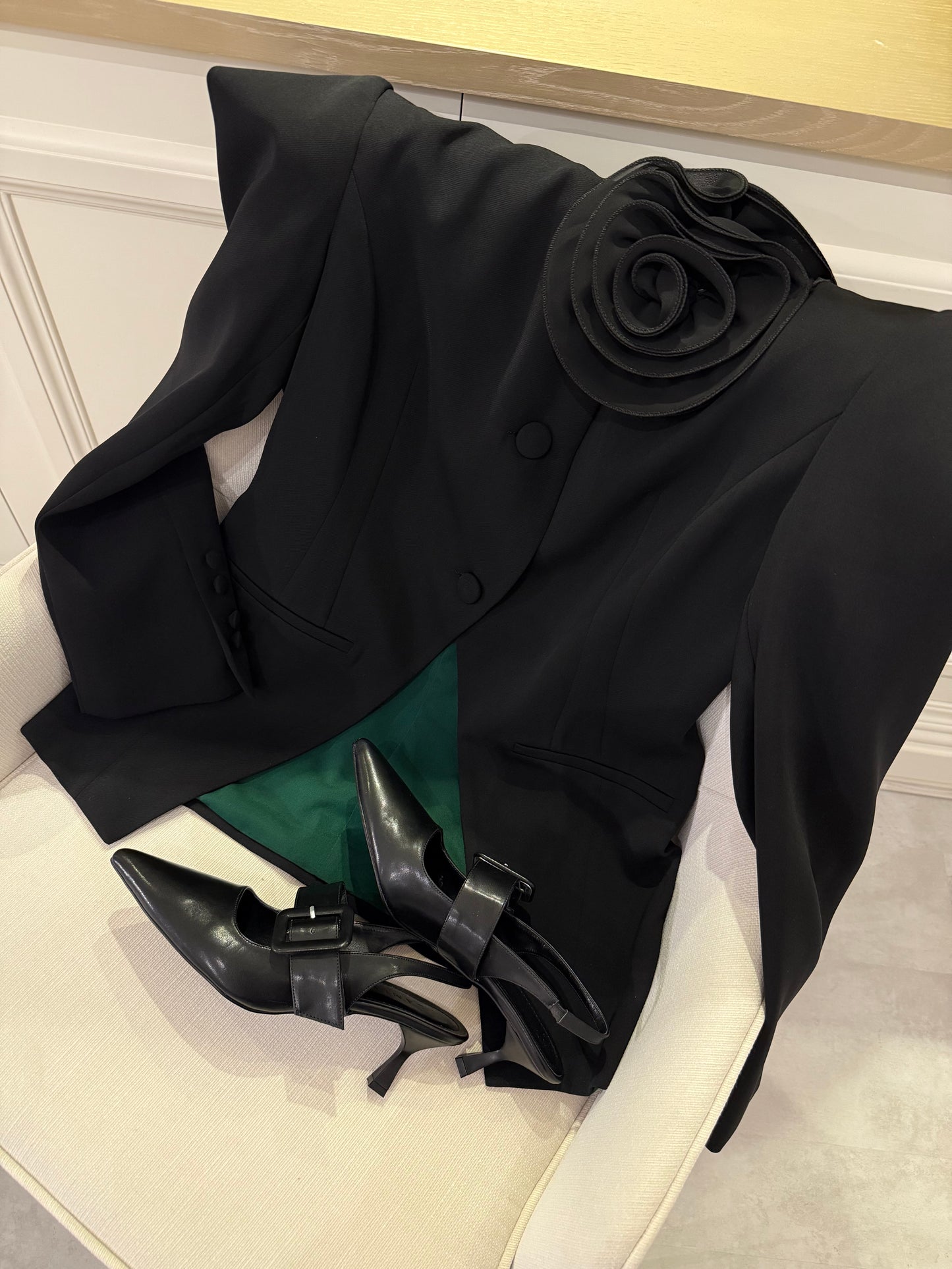 BLACK FLORAL SUIT